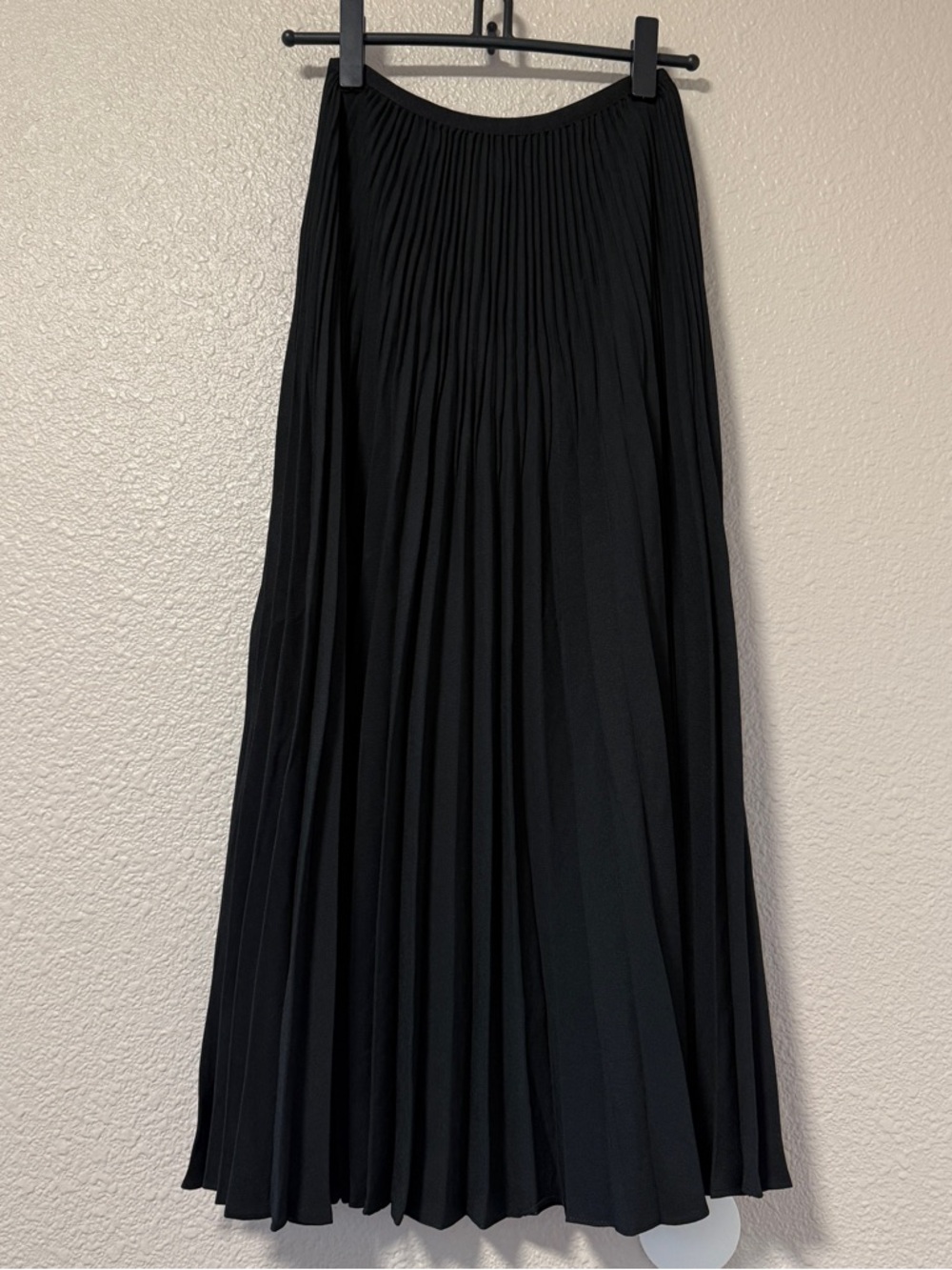 NWOT Jenni Kayne Pleated Midi Skirt Black Minimalist Elastic Waist Essential M - Picture 5 of 6